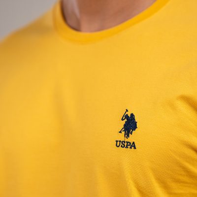 عکس نمای نزدیک تیشرت مردانه برند یو اس پولو مدل 3101H3POLO زرد